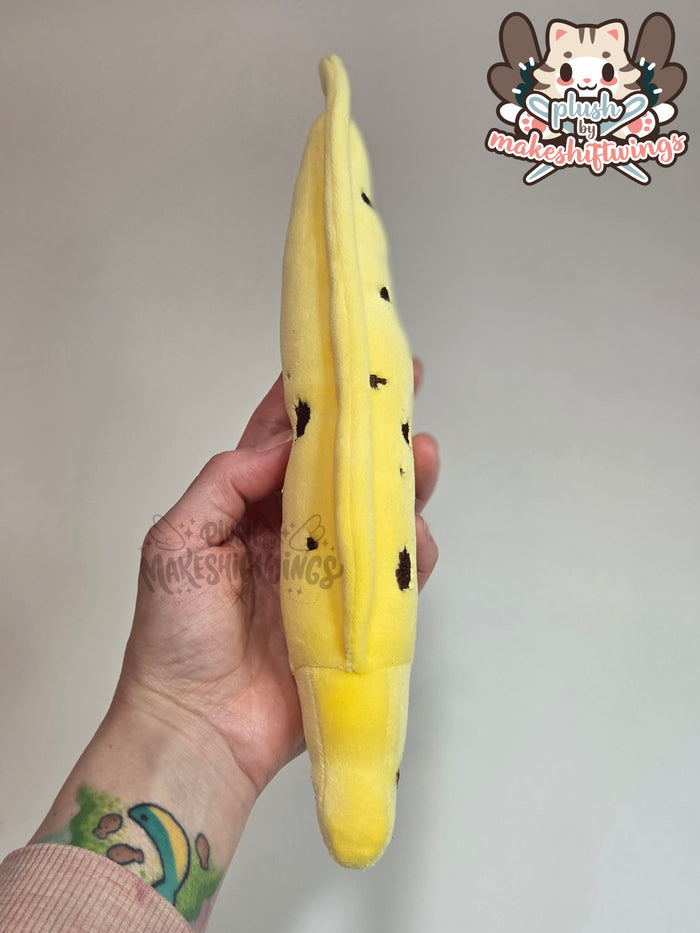 Banana eel plush (mochi, embroidered eyes)