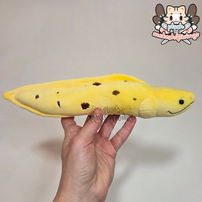 Banana eel plush (mochi, safety eyes)