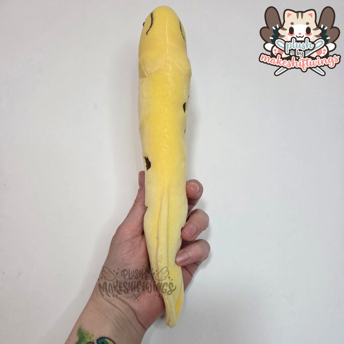 Banana eel plush (mochi, safety eyes)