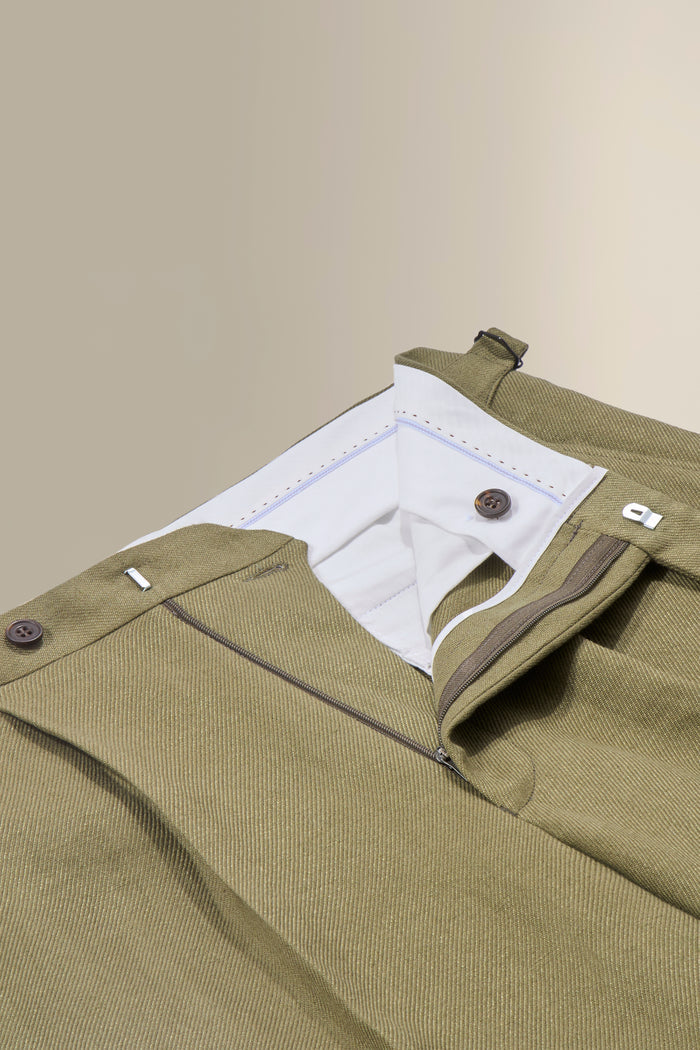 Green Single Pleat Linen Twill Shorts