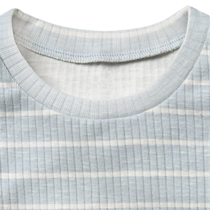 Close-up of a ribbed knit fabric with a collar detail