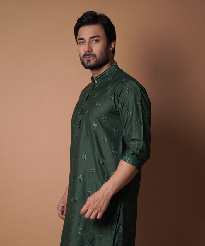 Kurta / Pants - Emerald green Motif embroidered